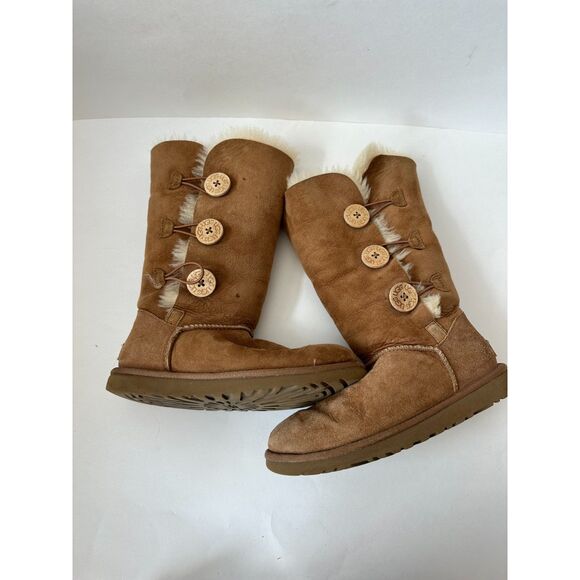 UGG Bailey Button Triplet II Boot in Chestnut Suede - Picture 2 of 5